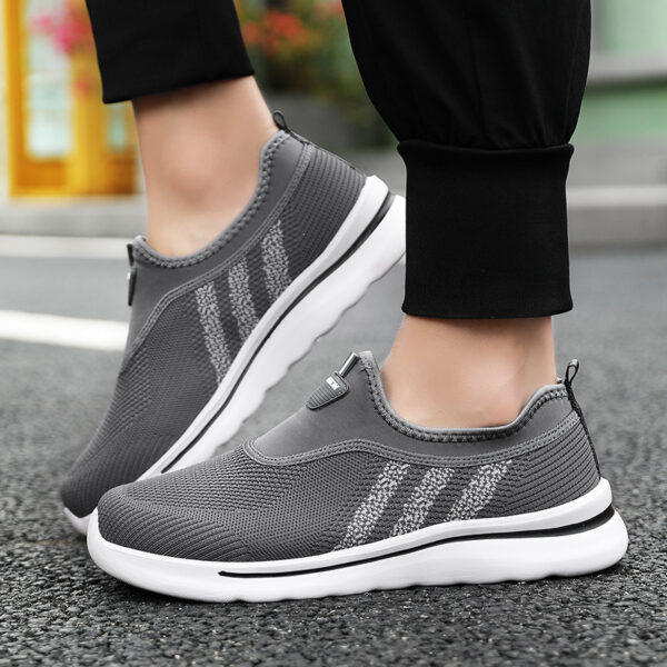 Buy Men's Old Beijing Cloth Shoes Slip-on Soft Bottom Non-slip - High-Quality & Affordable - Image 2