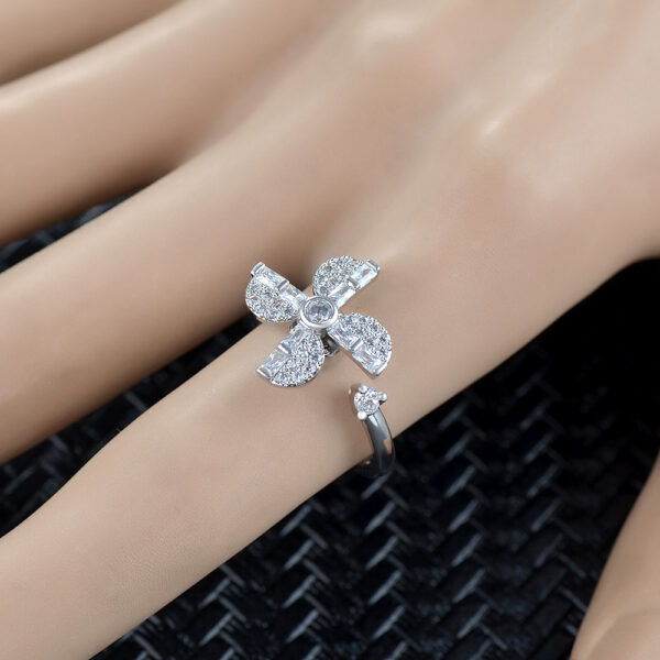 Buy Spinner Ring For Women Flower Bee Elegant Adjustable Stress Release Accessory Female Gothic Jewelry Trendy - High-Quality & Affordable